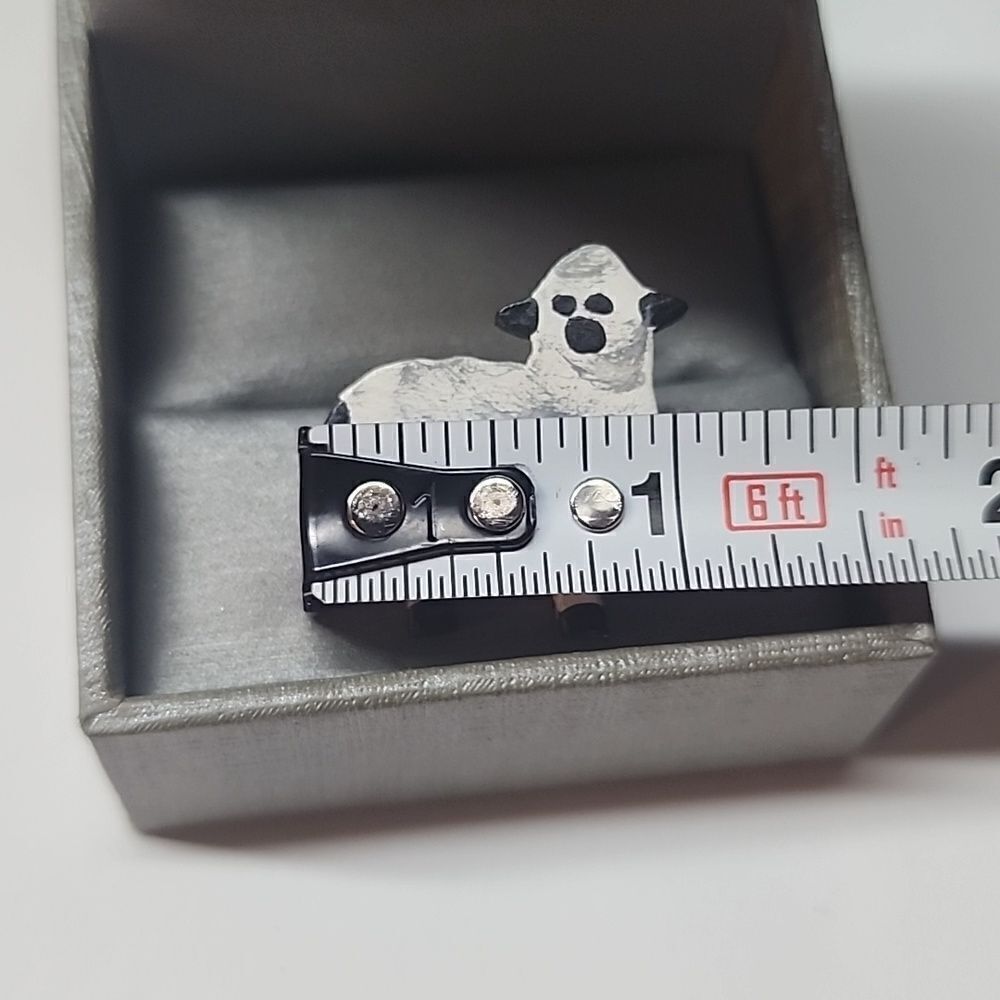 Handpainted Sheep Pin Brooch - Picture 3 of 3